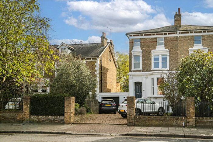 4 Bedroom Detached House For Sale In St Margarets Road, St Margarets, TW1