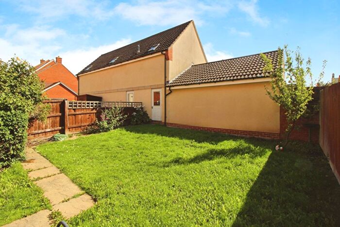 4 Bedroom Terraced House To Rent In Thursday Street, Swindon, SN25