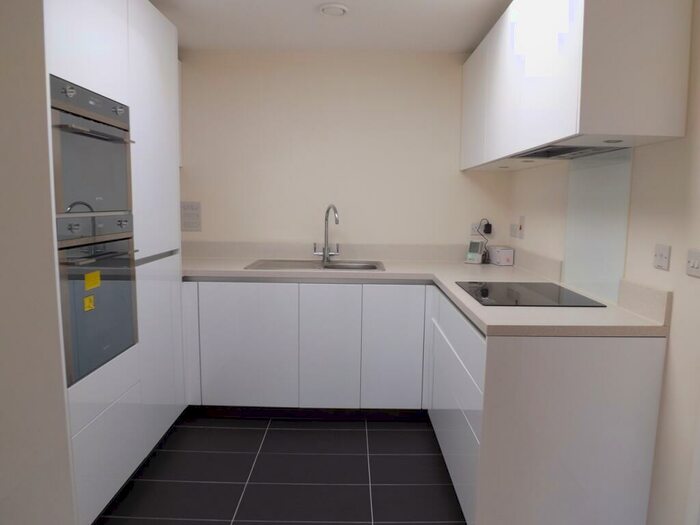 Flat To Rent In Chaplen Street, Cambridge, CB2