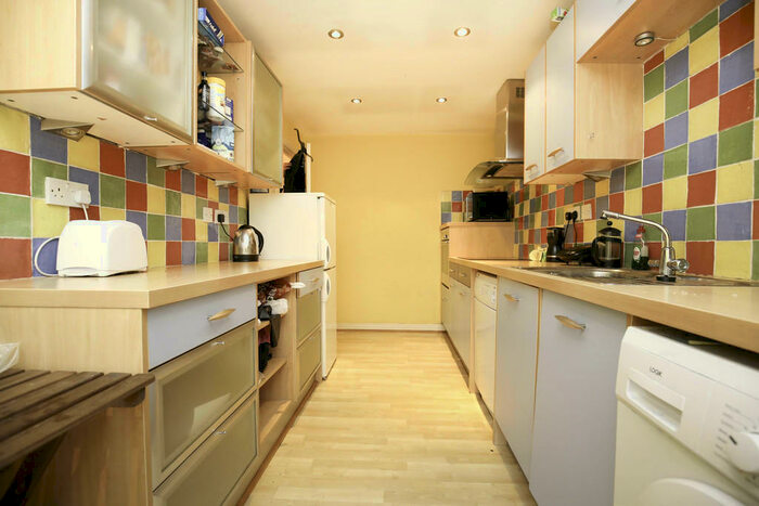 2 Bedroom Flat To Rent In Orchard Place, Jesmond, NE2