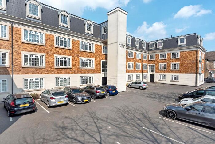 2 Bedroom Flat To Rent In Tweedy Road Bromley, BR1