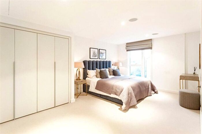 3 Bedroom Flat To Rent In Moore House, Gatliff Road, London, SW1W