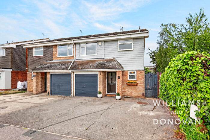 3 Bedroom Semi-Detached House For Sale In Lyndene, Benfleet, SS7