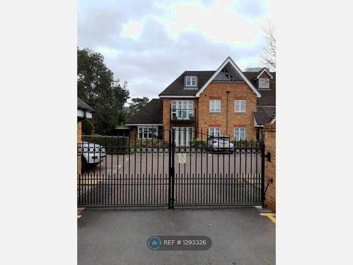 2 Bedroom Flat To Rent In Callaway, Maidenhead SL6