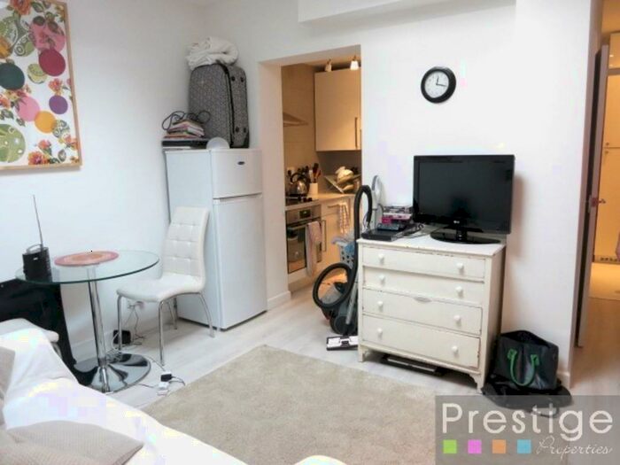 1 Bedroom Apartment To Rent In Holloway Road, N19