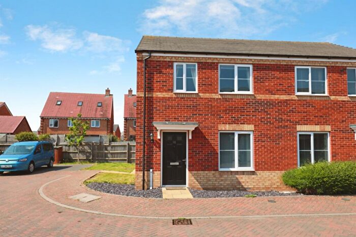 2 Bedroom Semi-Detached House For Sale In Tempest Close, Southam, CV47