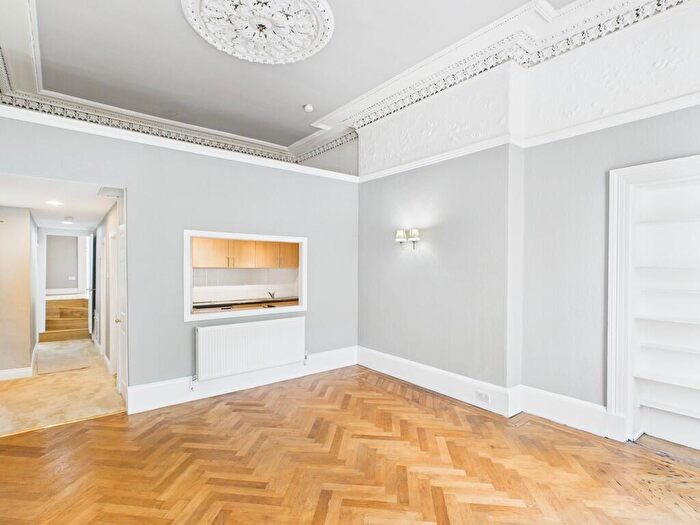 2 Bedroom Apartment To Rent In Ruskin Terrace, Botanics, Glasgow, G12