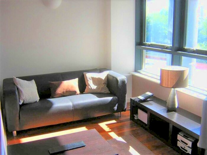 2 Bedroom Flat To Rent In Whitehall Waterfront, Riverside Way, Leeds, LS1