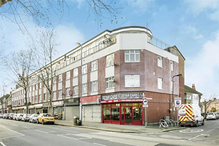 2 Bedroom Flat To Rent In Station Parade, High Road Leyton, London, E10