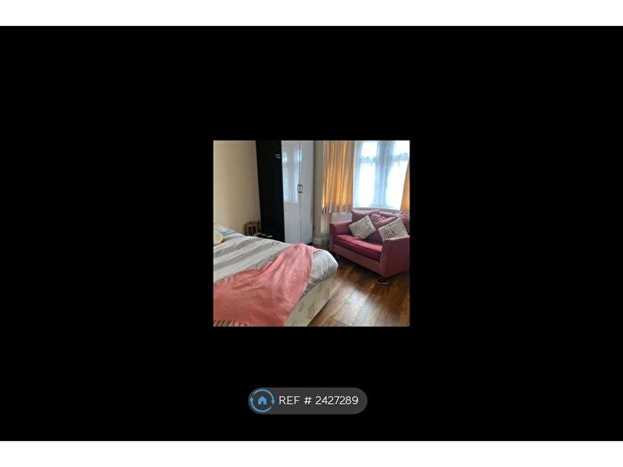 Studio To Rent In Staines Road, Hounslow, TW3