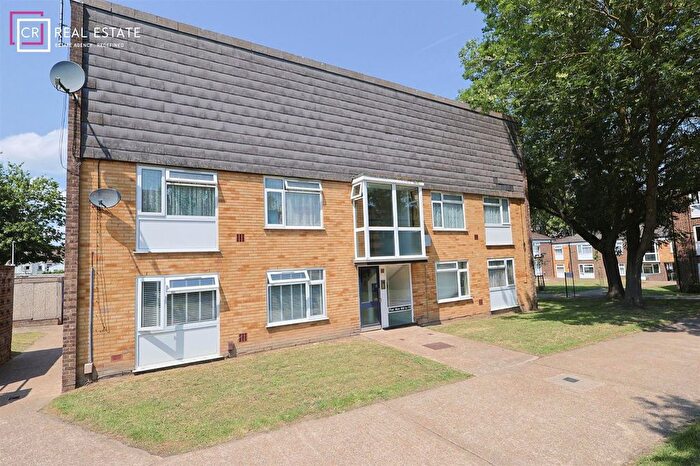 1 Bedroom Flat To Rent In Maida Road, Chatham, ME4