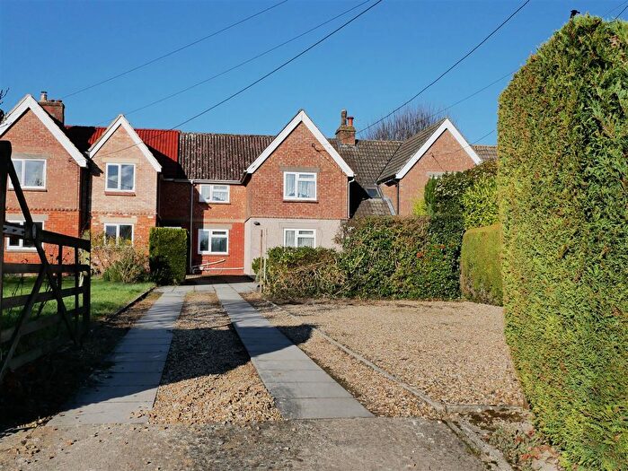3 Bedroom Terraced House For Sale In Quakers Walk, Goatacre, Calne, SN11