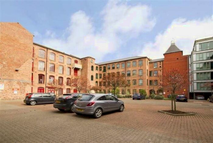 2 Bedroom Flat To Rent In Raleigh Square, Nottingham, Nottingham, NG7