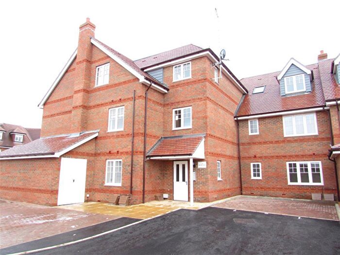 2 Bedroom Apartment To Rent In Larchfield Road, Maidenhead, SL6