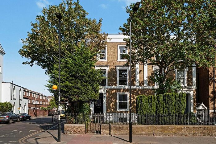 1 Bedroom Flat For Sale In Albion Road, London, N16