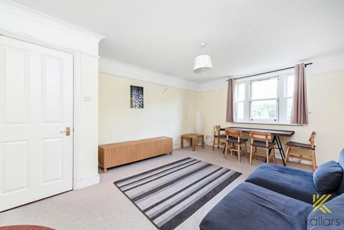 2 Bedroom Flat To Rent In Lloyd Villas, Lewisham Way, Brockley, London, SE4