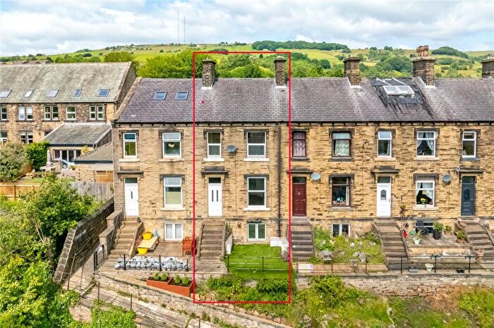 3 Bedroom Terraced House For Sale In Colne View, Slaithwaite, Huddersfield, HD7