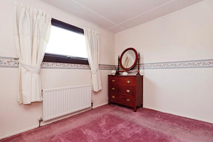 2 Bedroom Bungalow For Sale In Woodcot Park, Wilmcote, Stratford-Upon-Avon, Warwickshire, CV37