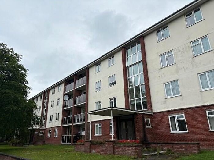 2 Bedroom Flat To Rent In Godwyne Close, Dover, CT16