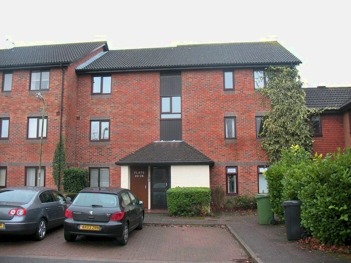 1 Bedroom Flat To Rent In Spenlove Close, Abingdon On Thames, Oxfordshire, OX14