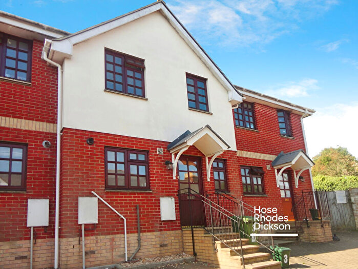 3 Bedroom End Of Terrace House To Rent In Hunnyhill, Newport, PO30