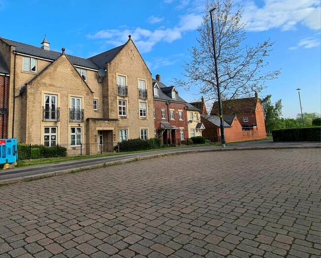 2 Bedroom Flat To Rent In Pioneer Road, Swindon, SN25