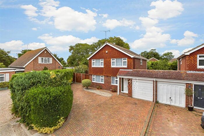 4 Bedroom Detached House For Sale In Whiteness Green, Kingsgate, Broadstairs, Kent, CT10