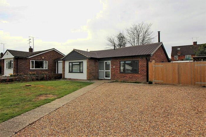 2 Bedroom Detached Bungalow To Rent In Saffron Close, Earley, Reading, RG6
