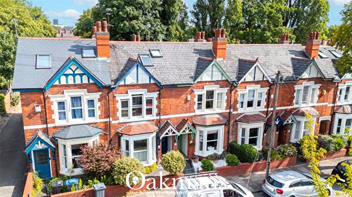 3 Bedroom Detached House For Sale In First Avenue, Selly Park, Birmingham, West Midlands, B29
