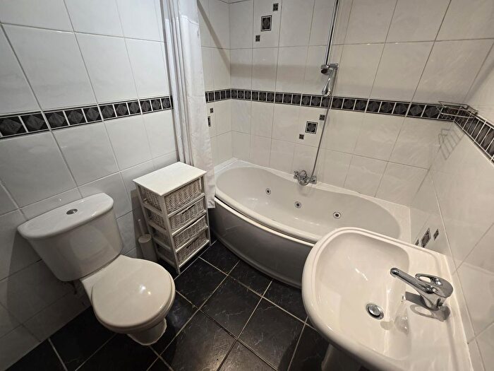 4 Bedroom Flat To Rent In B, Balmoral Road, Aberdeen, AB10