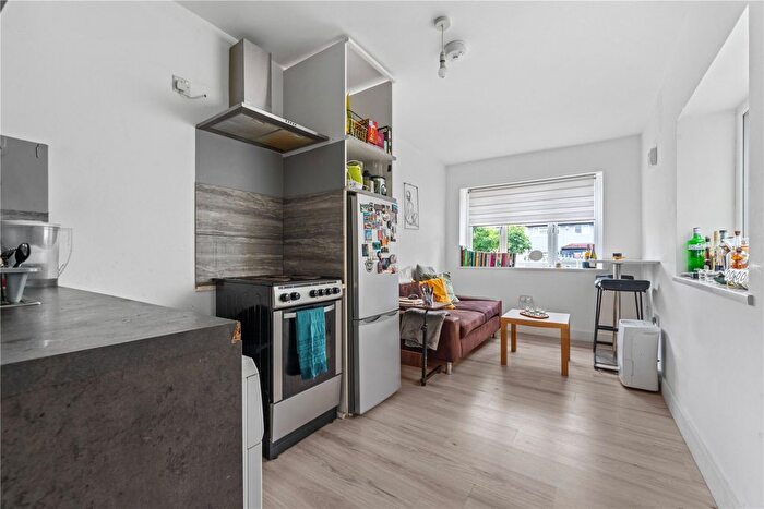 2 Bedroom Detached House To Rent In Windermere Road, London, SW15