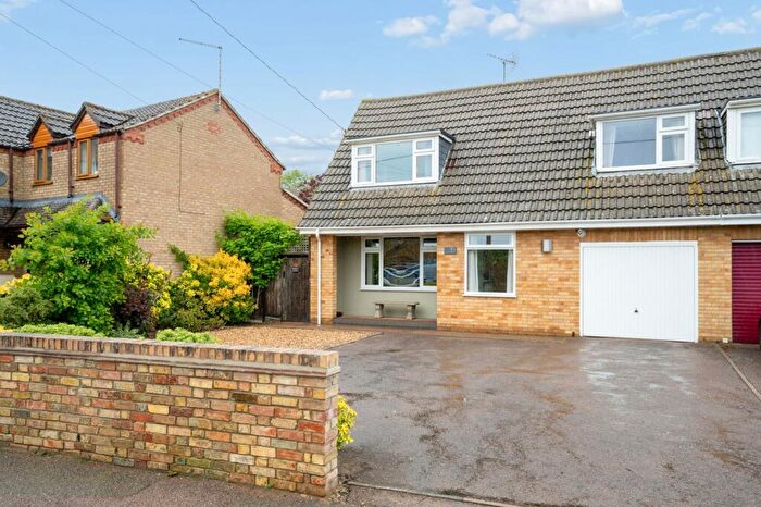 3 Bedroom Chalet For Sale In Wood End, Bluntisham, Huntingdon, PE28