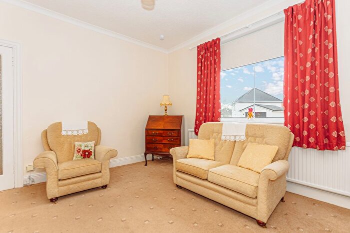 2 Bedroom Semi-Detached Bungalow For Sale In Hardthorn Road, Dumfries, DG2