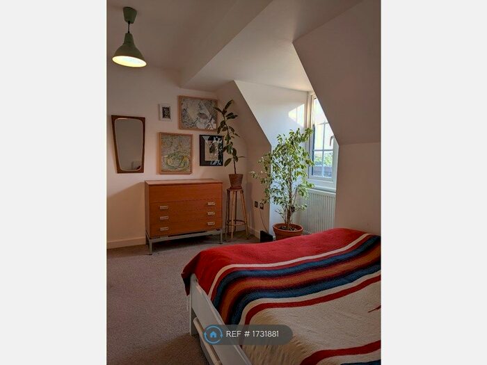 1 Bedroom Flat To Rent In Petworth House, London, SE22