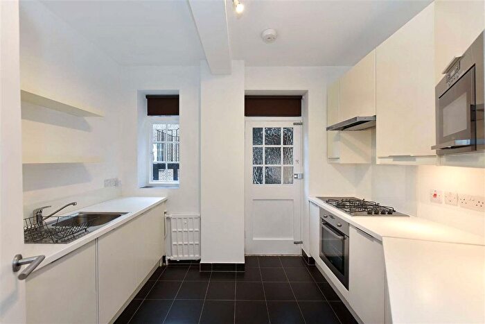 2 Bedroom Flat To Rent In Florence Court, Maida Vale, London, W9