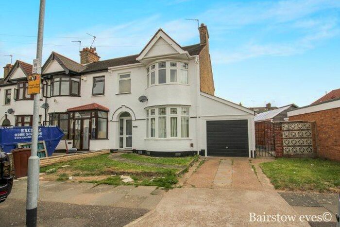 3 Bedroom Property To Rent In Wilmington Gardens, Barking, IG11