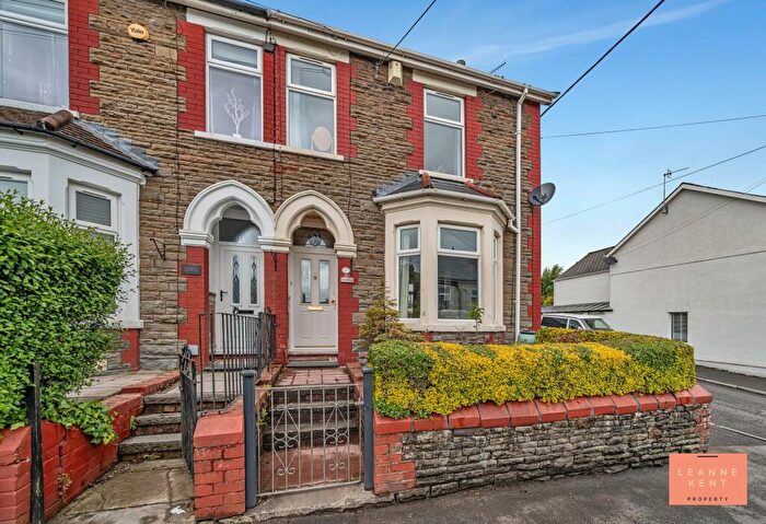 3 Bedroom End Of Terrace House For Sale In Princes Avenue, Caerphilly, CF83