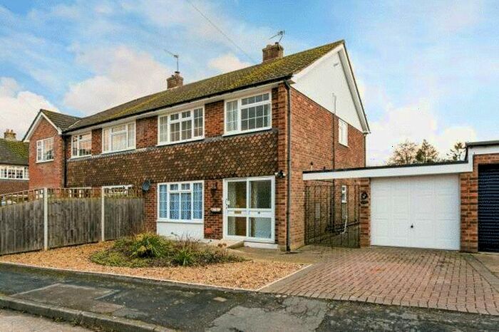 3 Bedroom Semi-Detached House To Rent In Laurel Close, Prestwood, HP16