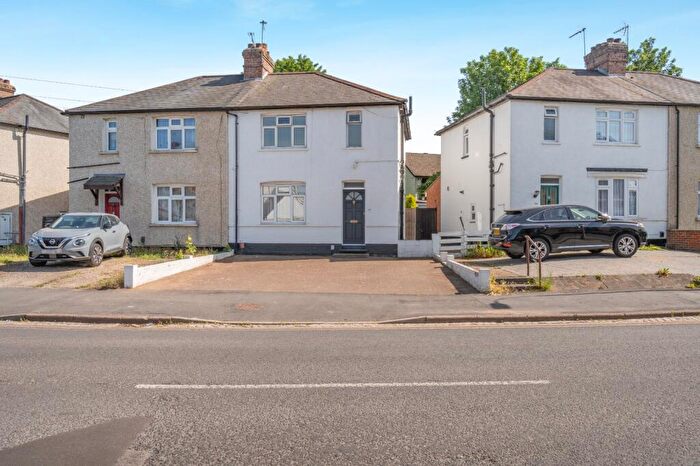 3 Bedroom Semi Detached House For Sale In Camp Road, St. Albans, Hertfordshire, AL1