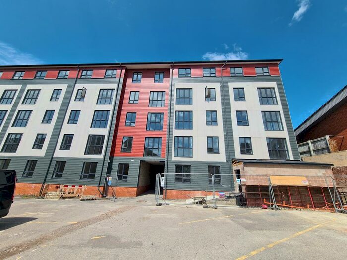 1 Bedroom Flat To Rent In Yeovil Town Centre, BA20