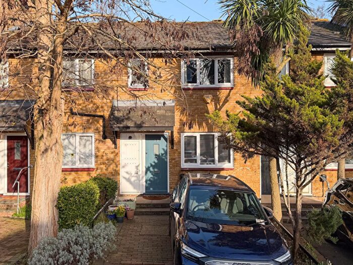 3 Bedroom Terraced House For Sale In Montem Road, London, SE23