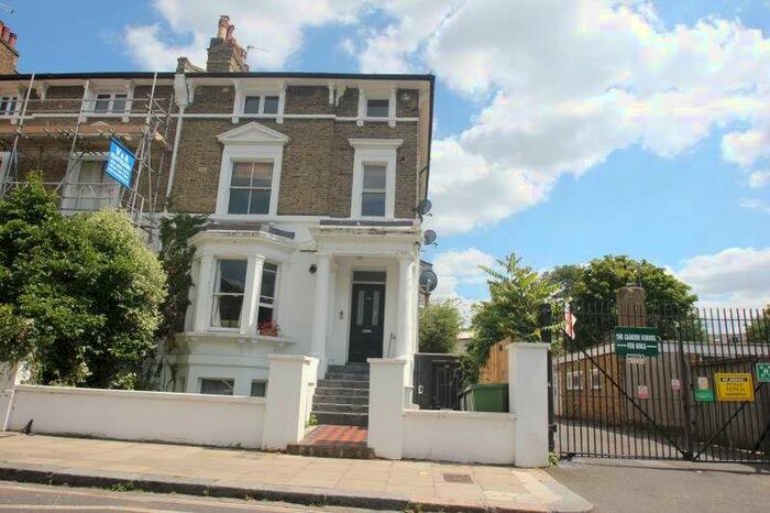 Flat To Rent In Bartolowmew Road, Kentish, NW5