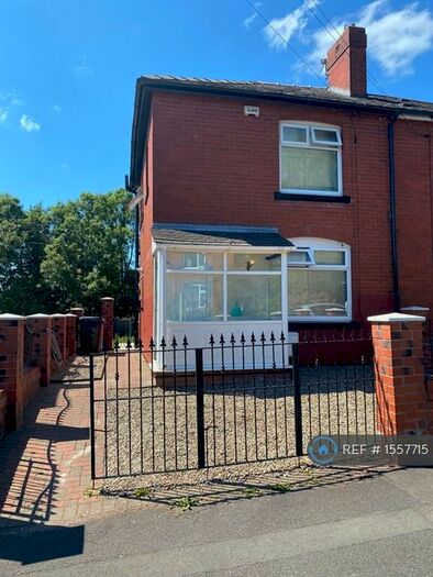 3 Bedroom Semi-Detached House To Rent In Kingfisher Drive, Bury, BL9