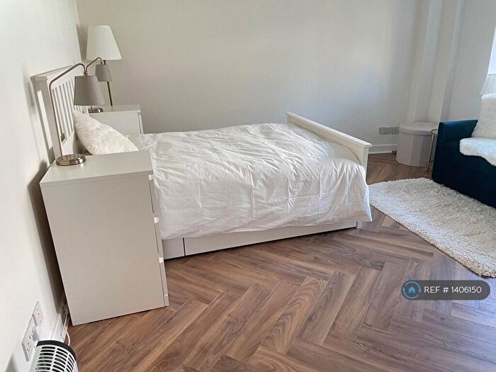 Studio To Rent In Clifford's Inn, London, EC4A