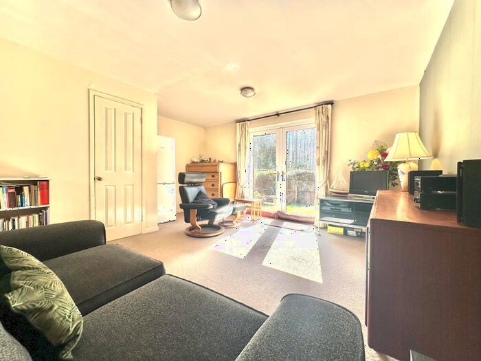 3 Bedroom End Of Terrace House To Rent In Westholme Road, Belmont