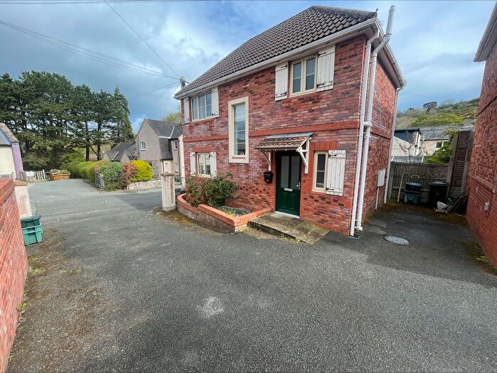 3 Bedroom Detached House To Rent In Old Conway Road, Colwyn Bay, LL28