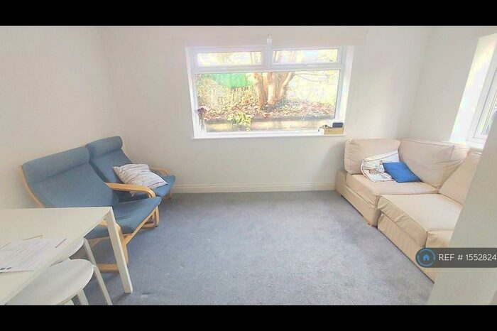 5 Bedroom End Of Terrace House To Rent In Wolfe Close, Winchester, SO22