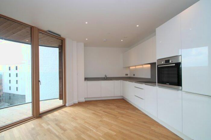 2 Bedroom Flat To Rent In St. Marks Square, Bromley, BR2