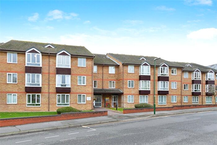 1 Bedroom Apartment For Sale In Oak Lodge (Sutton), Sutton, SM1