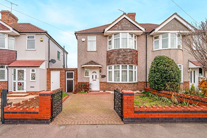 3 Bedroom Semi Detached House For Sale In Dartford, Kent, DA1